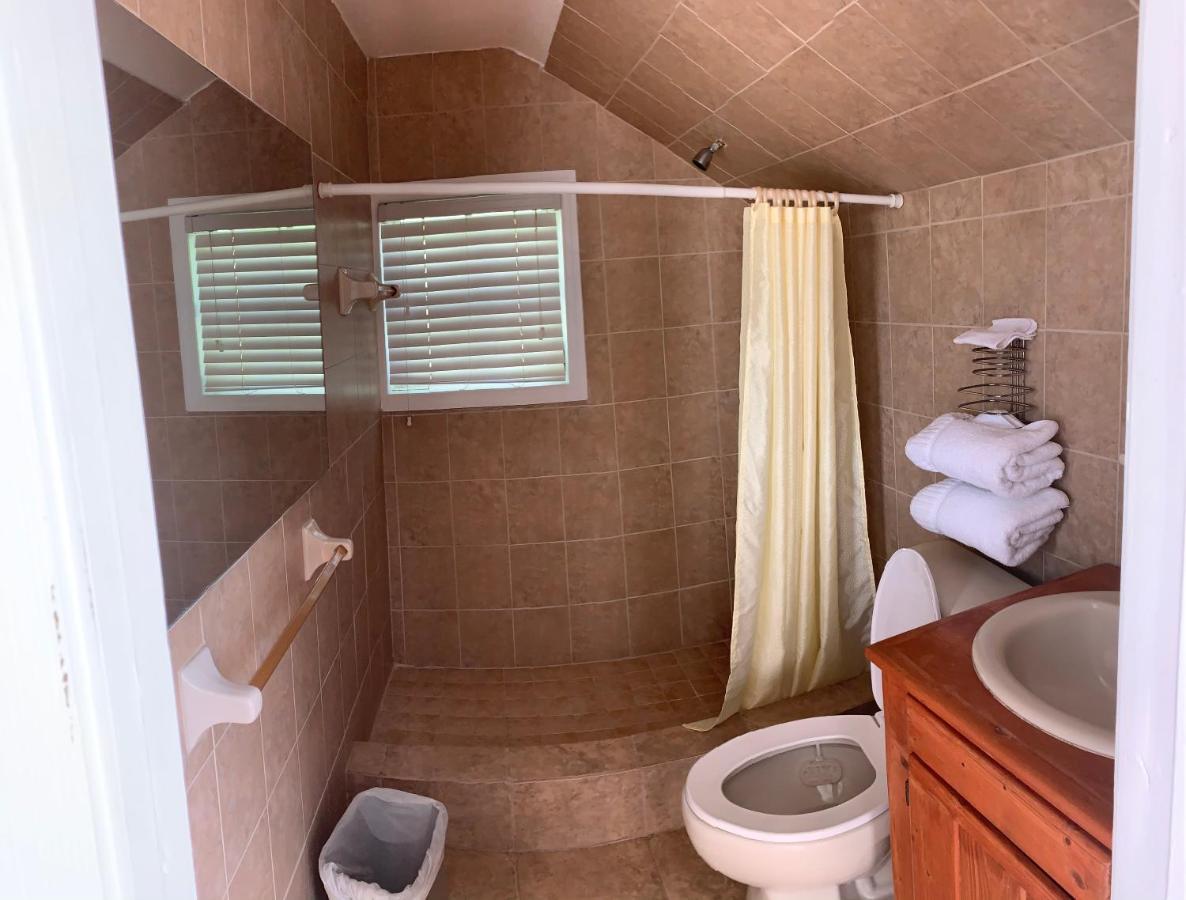 Bay Inn Estates Alice Town  Zewnętrze zdjęcie